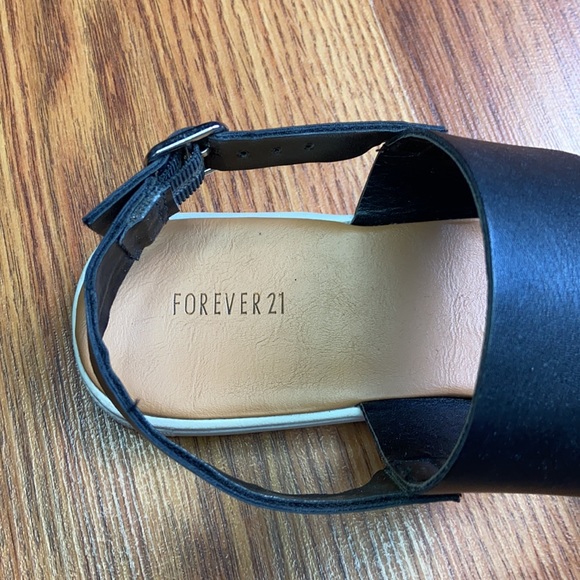 Forever21 Black Slingback Sandals - Picture 4 of 8